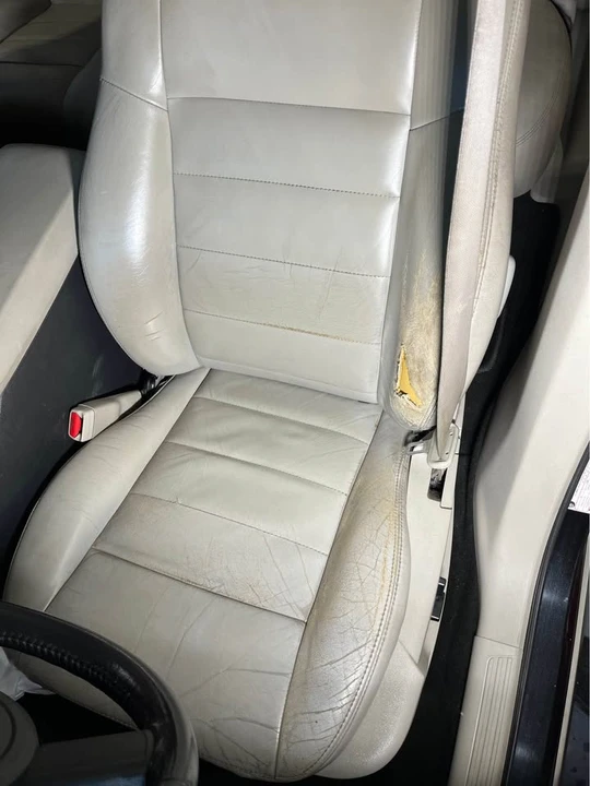 2005 Dodge Magnum 2nd Gen Wagon - Image 15 of 17