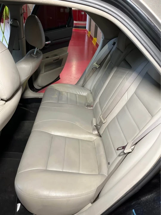 2005 Dodge Magnum 2nd Gen Wagon - Image 10 of 17