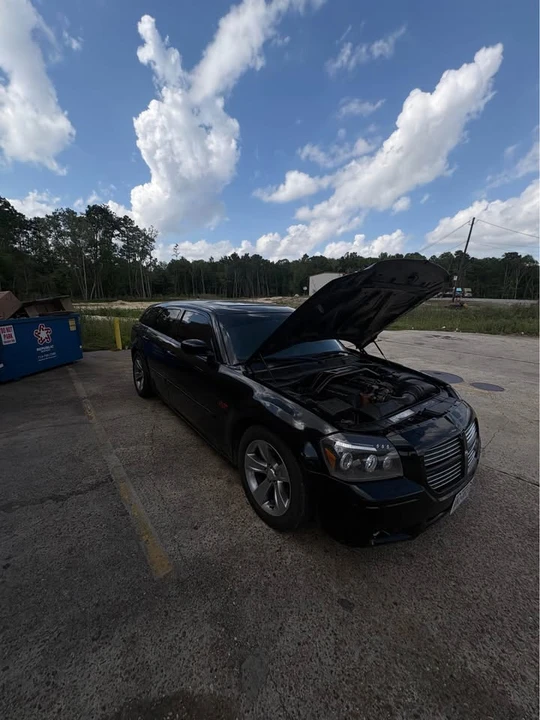 2005 Dodge Magnum 2nd Gen Wagon - Image 4 of 10