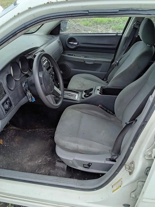 2005 Dodge Magnum 2nd Gen Wagon - Image 7 of 16