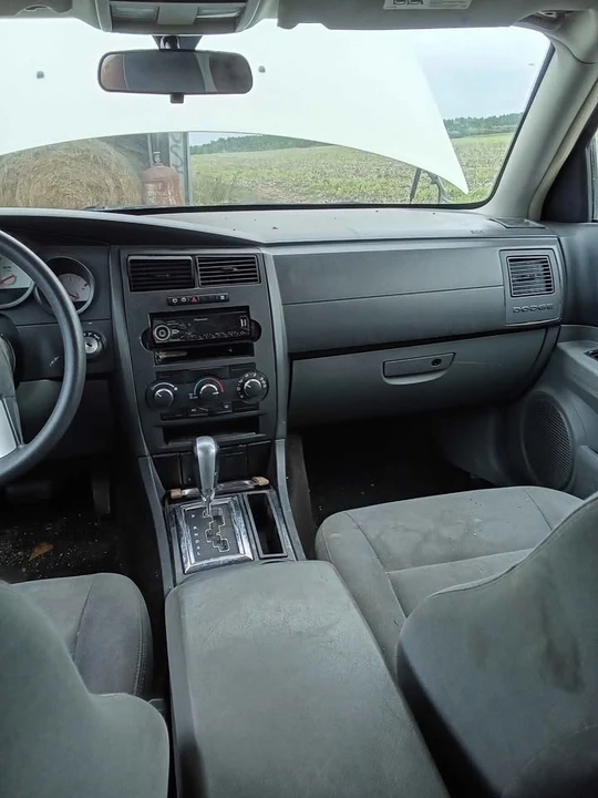2005 Dodge Magnum 2nd Gen Wagon - Image 9 of 16