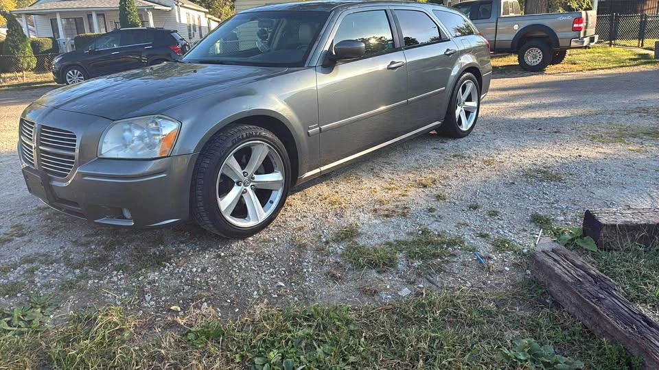 2005 Dodge Magnum 2nd Gen Wagon - Image 8 of 10