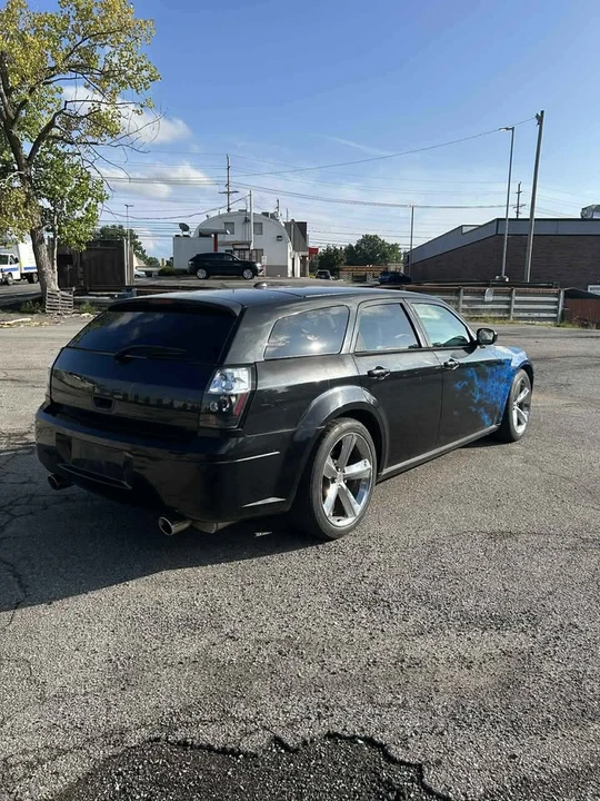 2005 Dodge Magnum 2nd Gen Wagon - Image 6 of 20