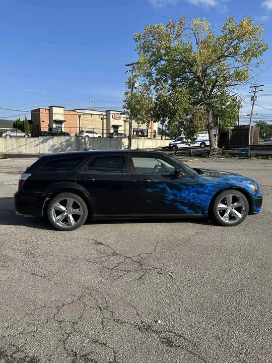 2005 Dodge Magnum 2nd Gen Wagon - Image 12 of 20