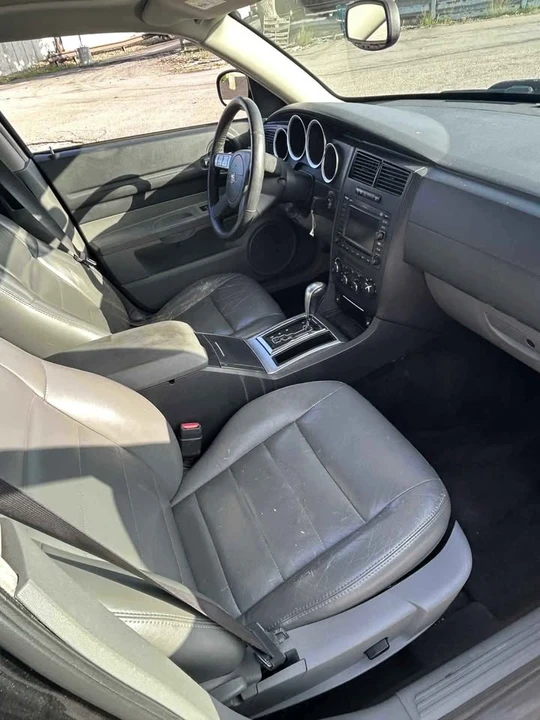 2005 Dodge Magnum 2nd Gen Wagon - Image 18 of 20