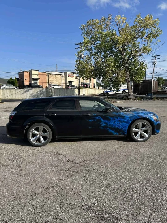 2005 Dodge Magnum 2nd Gen Wagon - Image 8 of 20