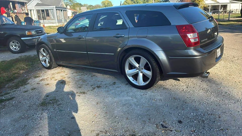 2005 Dodge Magnum 2nd Gen Wagon - Image 7 of 10