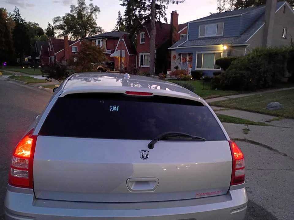 2005 Dodge Magnum 2nd Gen Wagon - Image 5 of 9