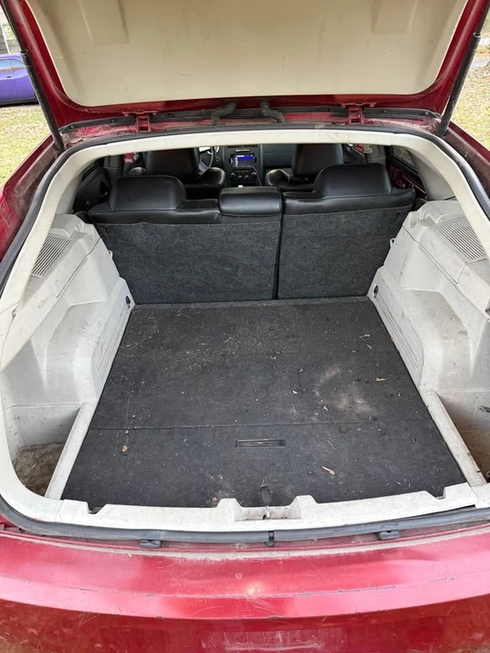 2005 Dodge Magnum 2nd Gen Wagon - Image 10 of 18