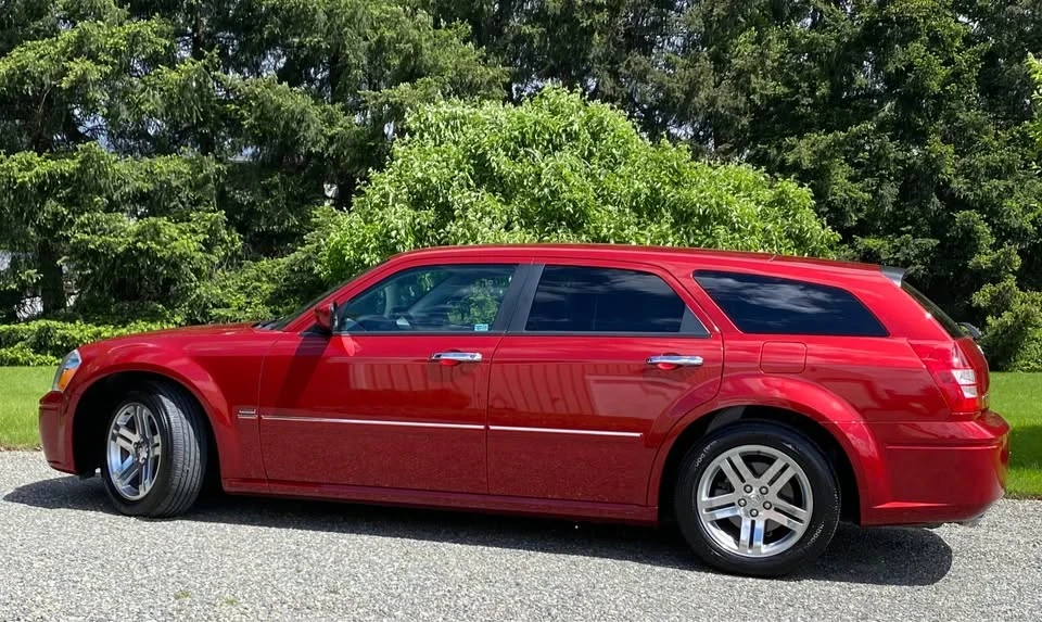 2005 Dodge Magnum 2nd Gen Wagon - Image 2 of 18