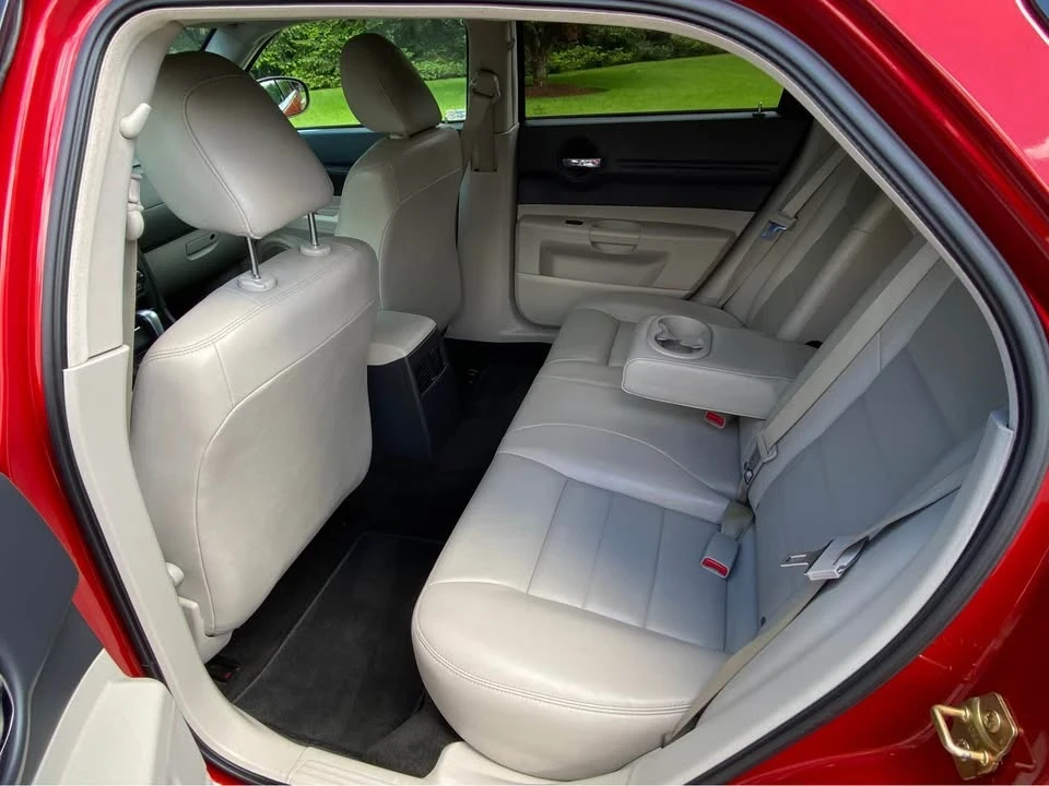2005 Dodge Magnum 2nd Gen Wagon - Image 13 of 18