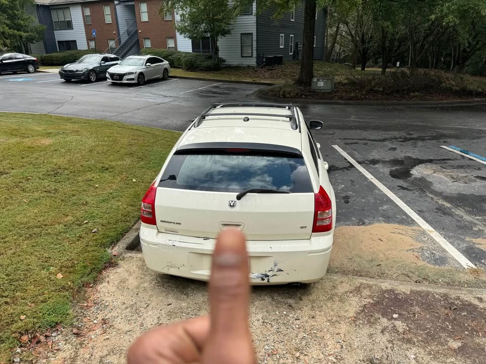 2005 Dodge Magnum 2nd Gen Wagon - Image 8 of 8