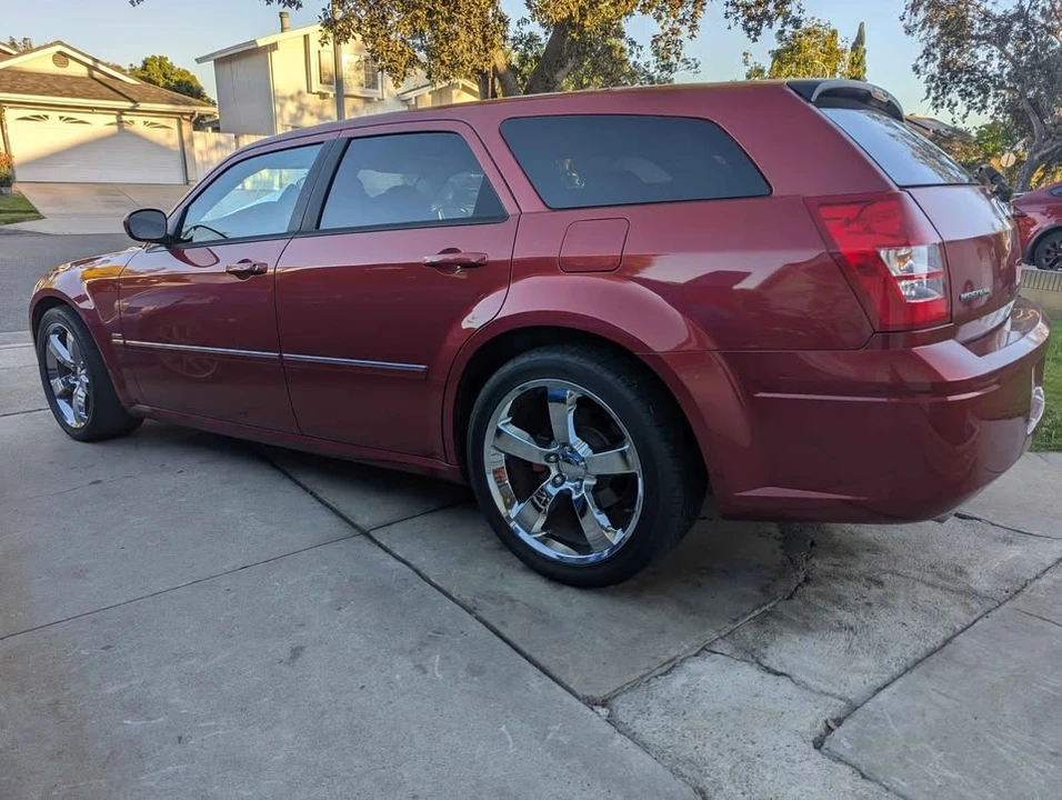 2005 Dodge Magnum 2nd Gen Wagon - Image 6 of 7
