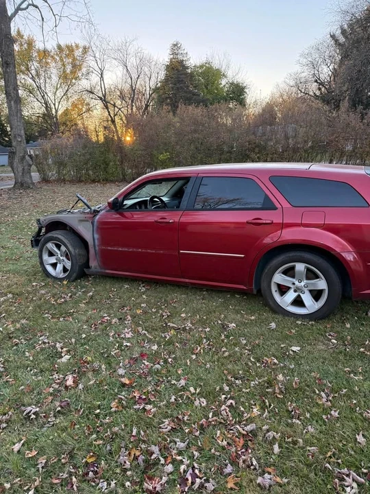 2005 Dodge Magnum 2nd Gen Wagon - Image 6 of 18