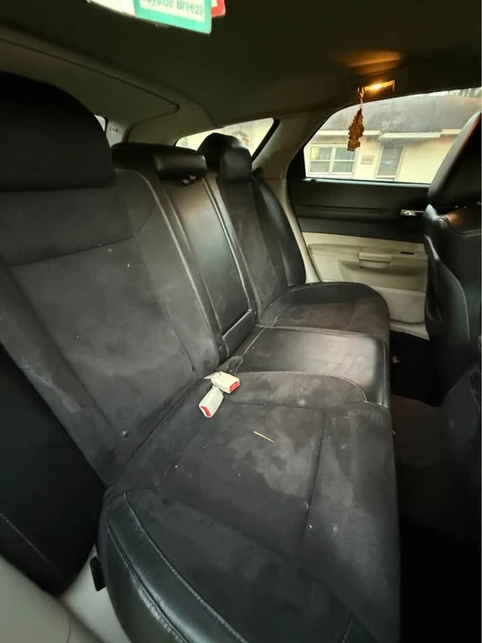 2005 Dodge Magnum 2nd Gen Wagon - Image 12 of 18
