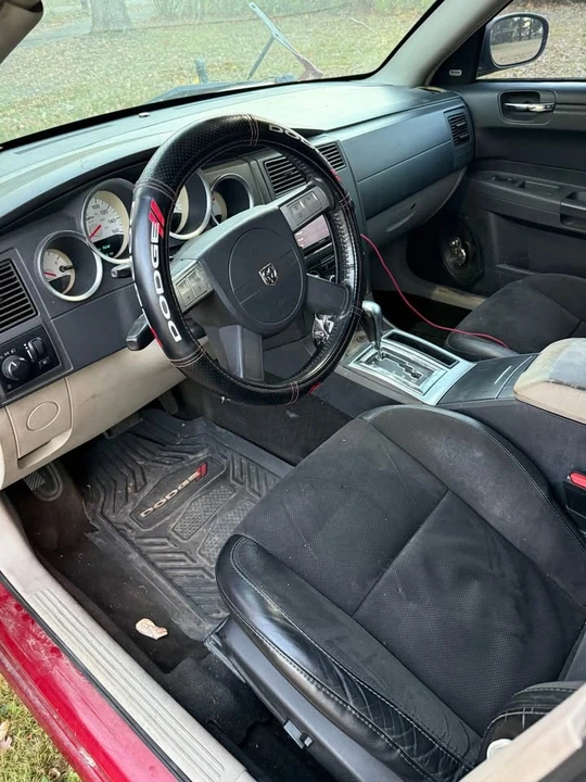 2005 Dodge Magnum 2nd Gen Wagon - Image 7 of 18