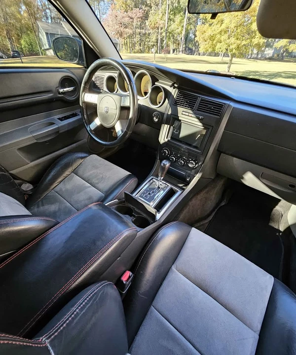 2005 Dodge Magnum 2nd Gen Wagon - Image 6 of 20