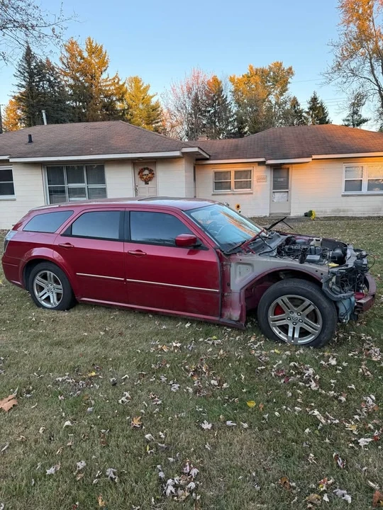 2005 Dodge Magnum 2nd Gen Wagon - Image 3 of 18