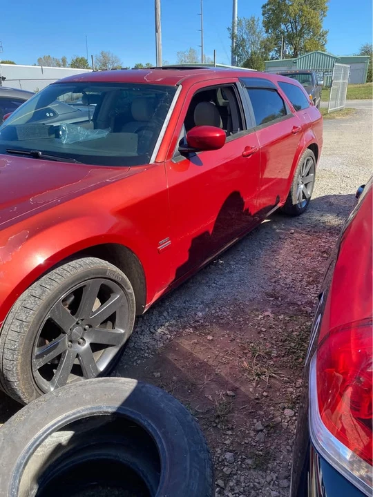 2005 Dodge Magnum 2nd Gen Wagon - Image 3 of 12