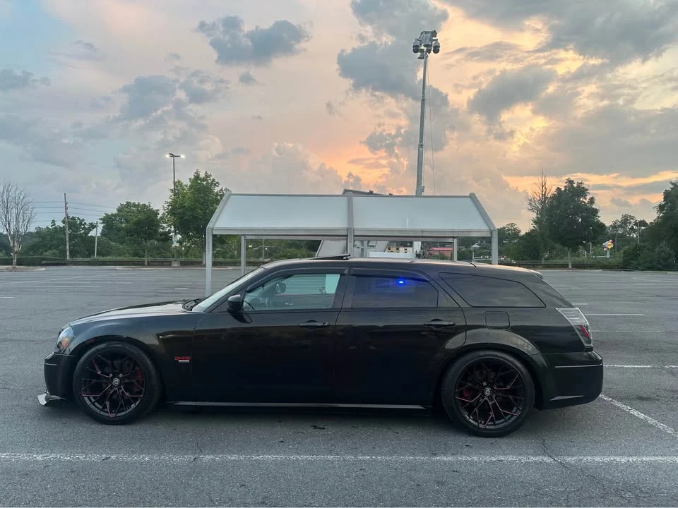 2005 Dodge Magnum 2nd Gen Wagon - Image 11 of 19