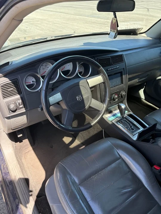 2005 Dodge Magnum 2nd Gen Wagon - Image 9 of 12