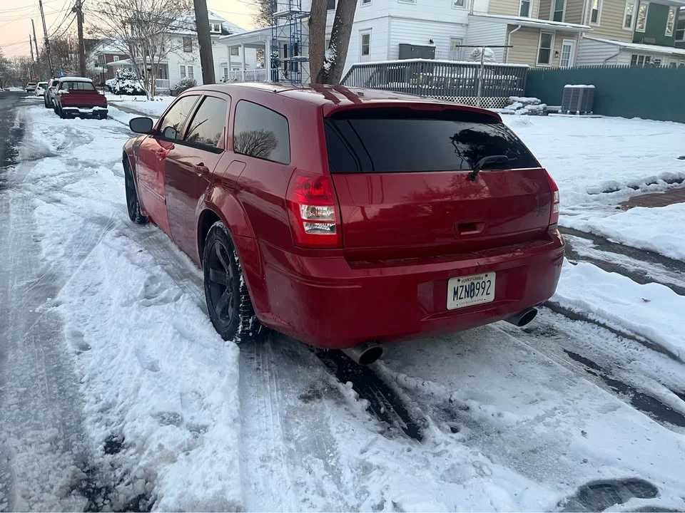 2005 Dodge Magnum 2nd Gen Wagon - Image 3 of 7