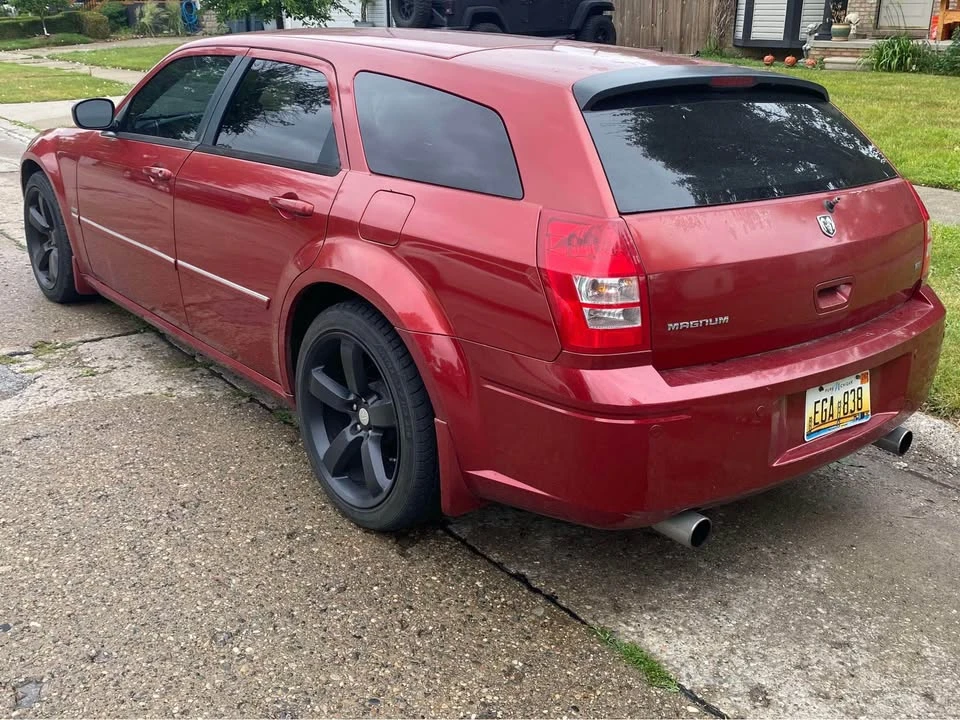 2005 Dodge Magnum 2nd Gen Wagon - Image 3 of 5