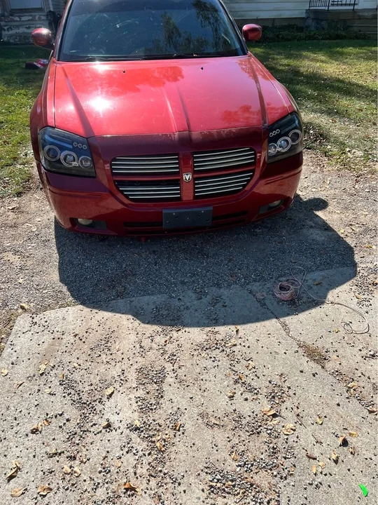 2005 Dodge Magnum 2nd Gen Wagon - Image 2 of 8