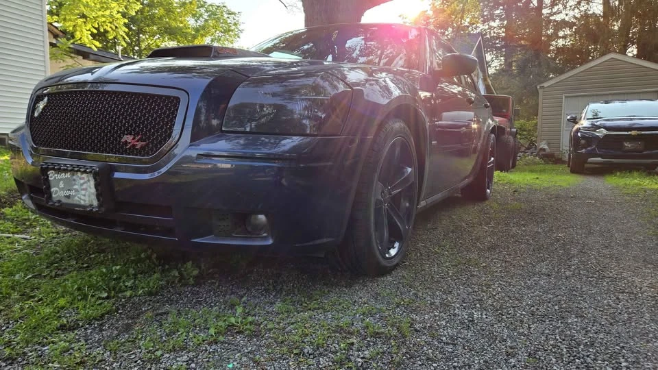 2005 Dodge Magnum 2nd Gen Wagon - Image 2 of 4