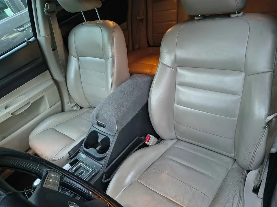 2005 Dodge Magnum 2nd Gen Wagon - Image 7 of 10