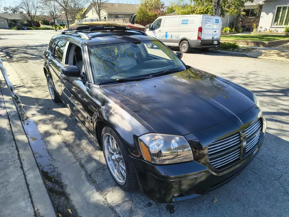 2005 Dodge Magnum 2nd Gen Wagon - Image 3 of 10