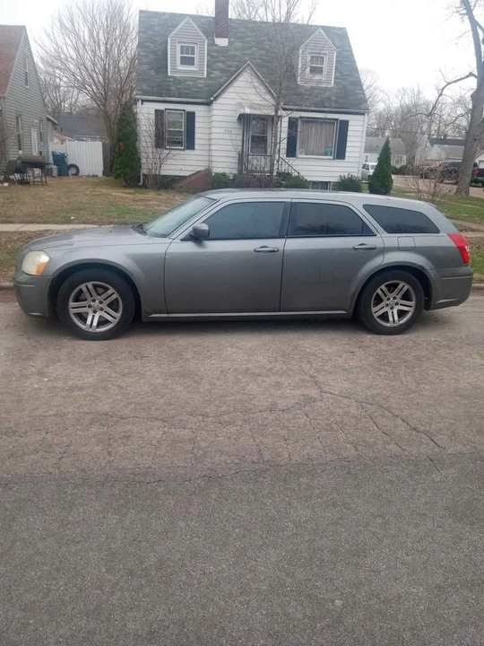 2005 Dodge Magnum 2nd Gen Wagon - Image 4 of 6