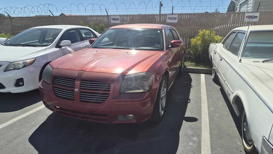 2005 Dodge Magnum 2nd Gen Wagon - Image 3 of 3