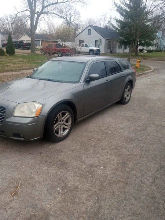 2005 Dodge Magnum 2nd Gen Wagon - Image 3 of 6