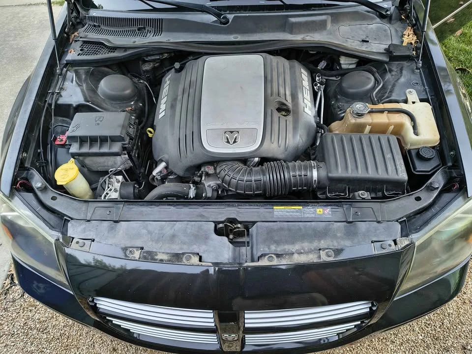 2005 Dodge Magnum 2nd Gen Wagon - Image 6 of 10
