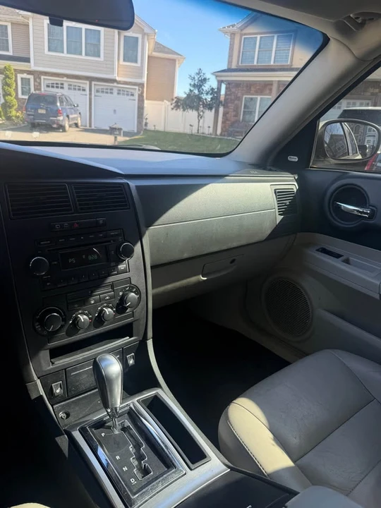 2005 Dodge Magnum 2nd Gen Wagon - Image 11 of 20