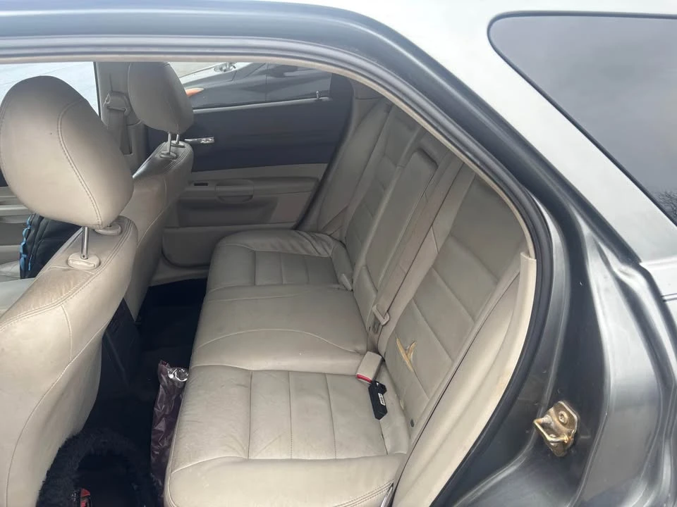 2005 Dodge Magnum 2nd Gen Wagon - Image 7 of 9