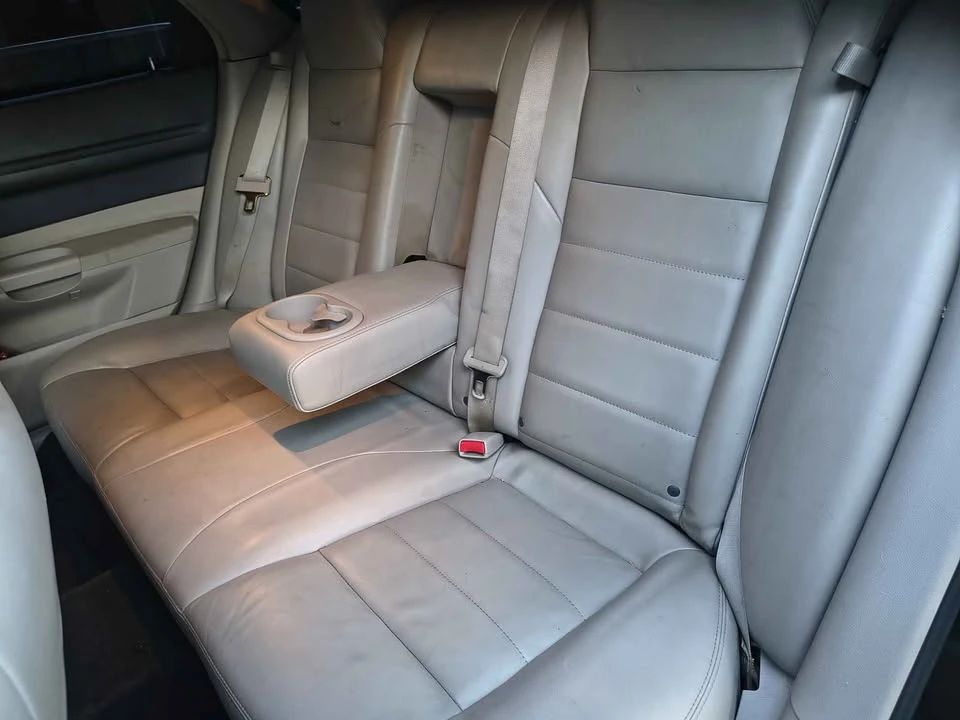 2005 Dodge Magnum 2nd Gen Wagon - Image 8 of 10