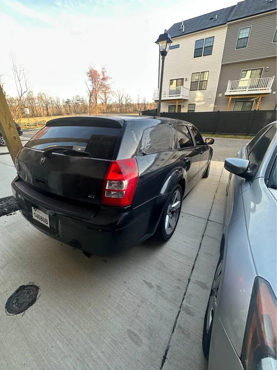 2005 Dodge Magnum 2nd Gen Wagon - Image 3 of 4