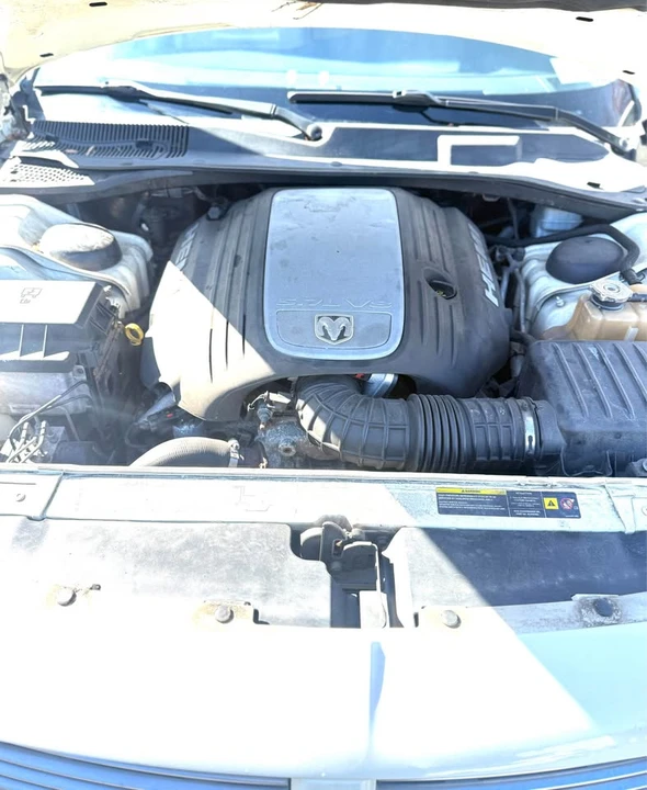 2005 Dodge Magnum 2nd Gen Wagon - Image 19 of 20