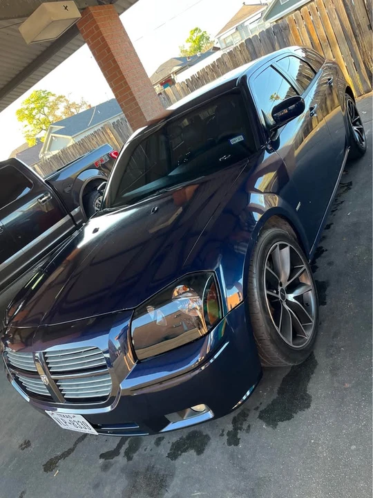 2005 Dodge Magnum 2nd Gen Wagon - Image 3 of 10