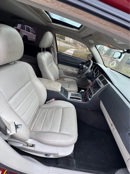 2005 Dodge Magnum 2nd Gen Wagon - Image 17 of 20