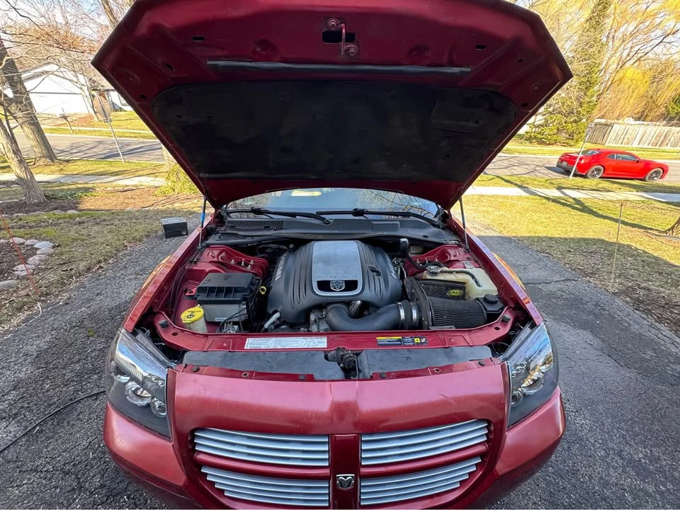 2005 Dodge Magnum 2nd Gen Wagon - Image 2 of 20
