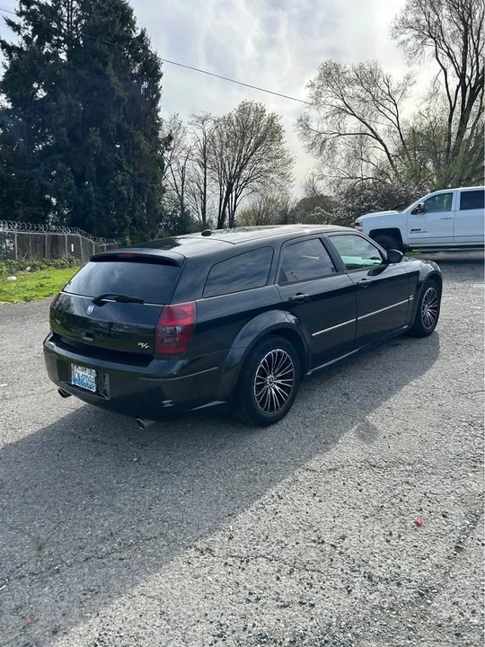 2005 Dodge Magnum 2nd Gen Wagon - Image 4 of 8