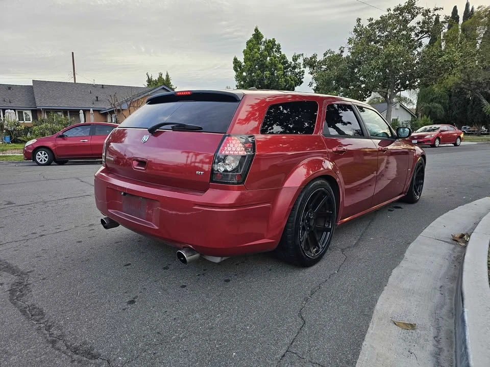 2005 Dodge Magnum 2nd Gen Wagon - Image 2 of 14