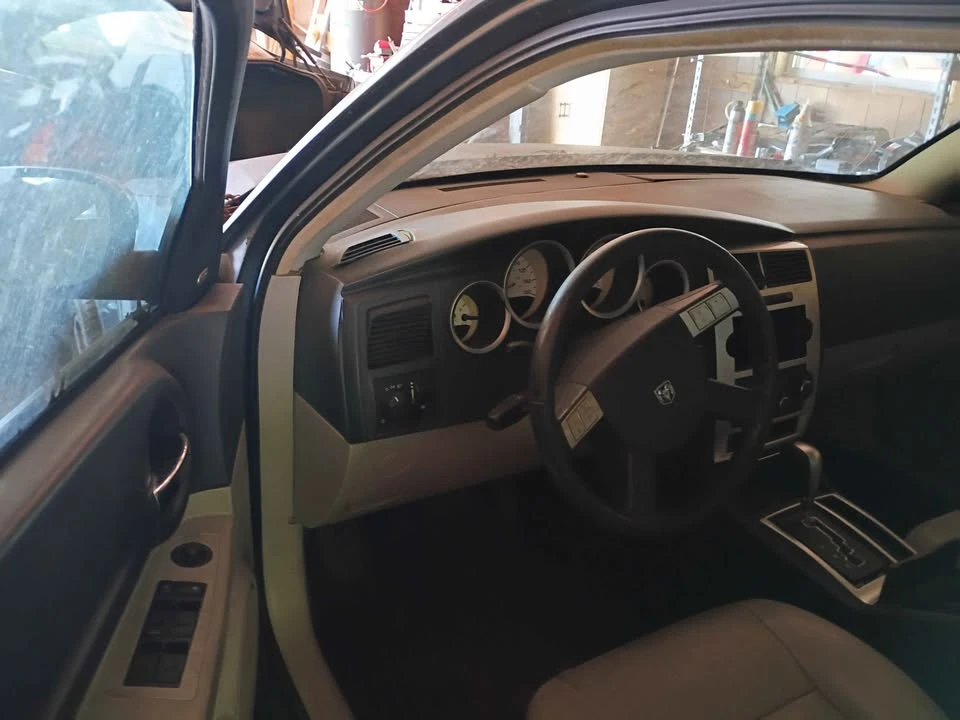 2005 Dodge Magnum 2nd Gen Wagon - Image 3 of 5