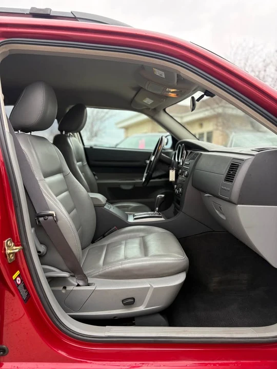 2005 Dodge Magnum 2nd Gen Wagon - Image 14 of 15