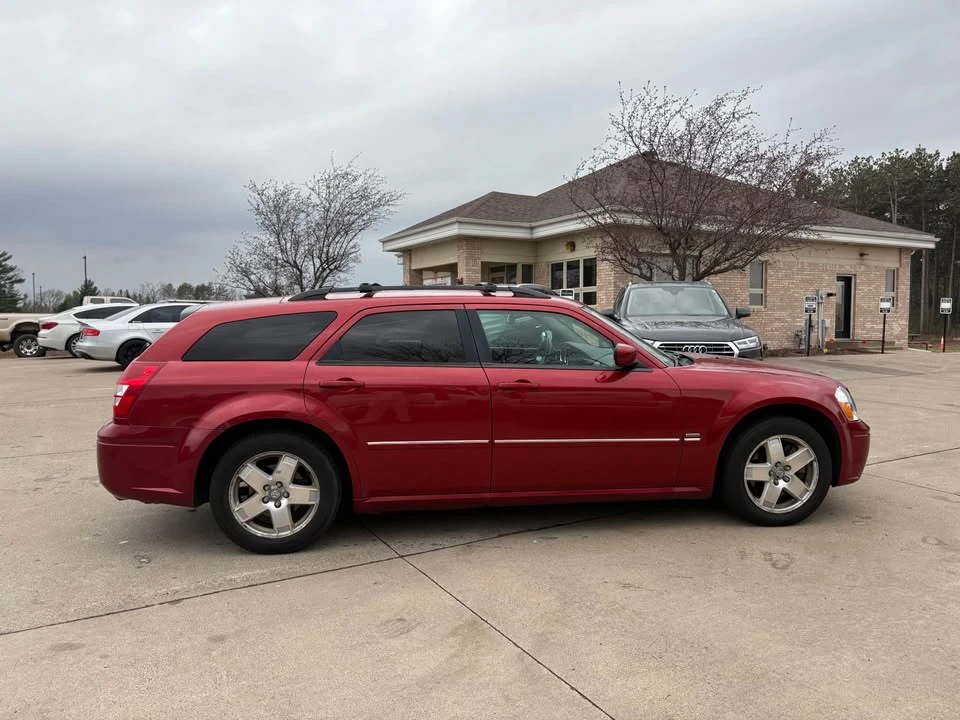 2005 Dodge Magnum 2nd Gen Wagon - Image 8 of 15