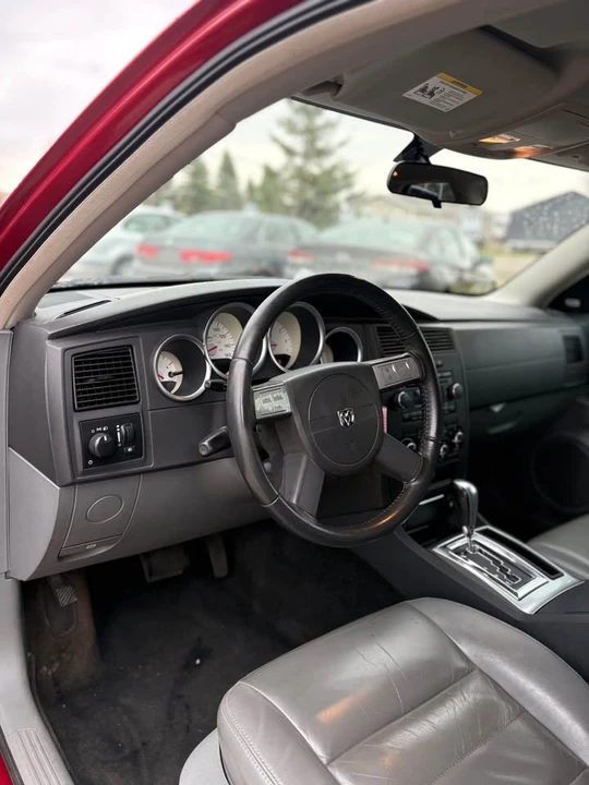 2005 Dodge Magnum 2nd Gen Wagon - Image 11 of 15