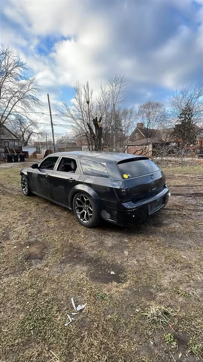 2005 Dodge Magnum 2nd Gen Wagon - Image 2 of 4